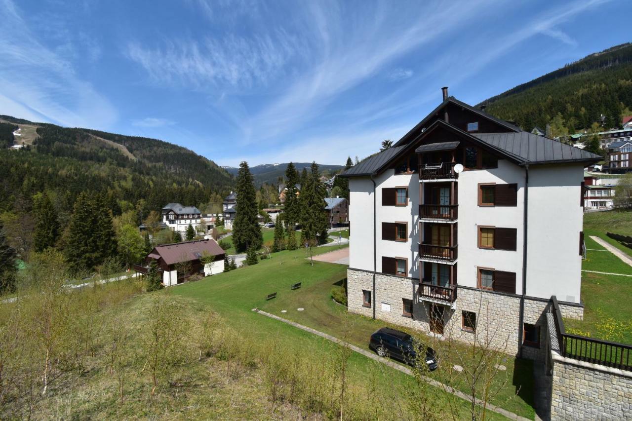 Apartment Dalibor II With Private Entrance And Private Garage Špindlerŭv Mlýn Eksteriør billede